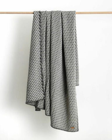 Cariad Blanket by Laura Thomas