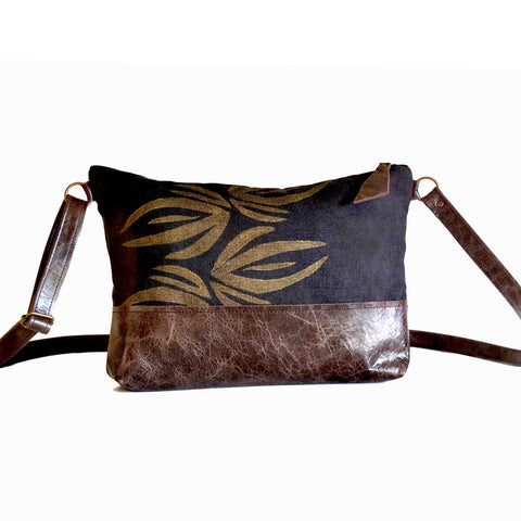 Med Zip Top Bag in Midnight/Gold by Lynda Shell