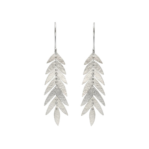 Flow earrings II by Maike Browning